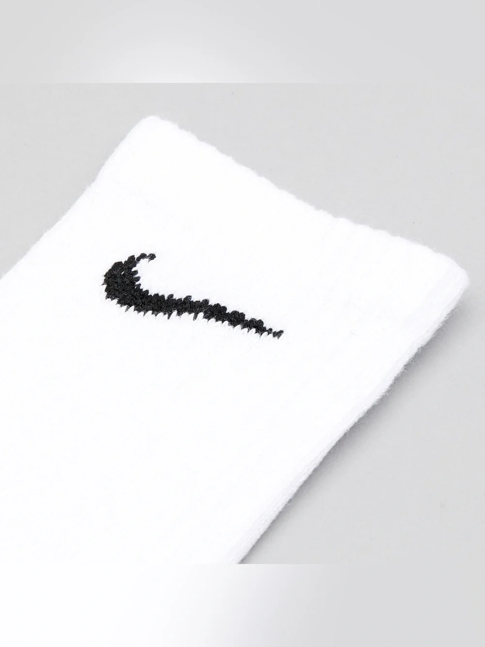 Nike dri-fit everyday cushioned crew socks white with black swoosh cotton 3-pack